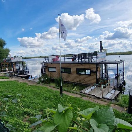Hausboote Unteres Odertal Hausboot Kranich Hotel Schwedt Ngoại thất bức ảnh