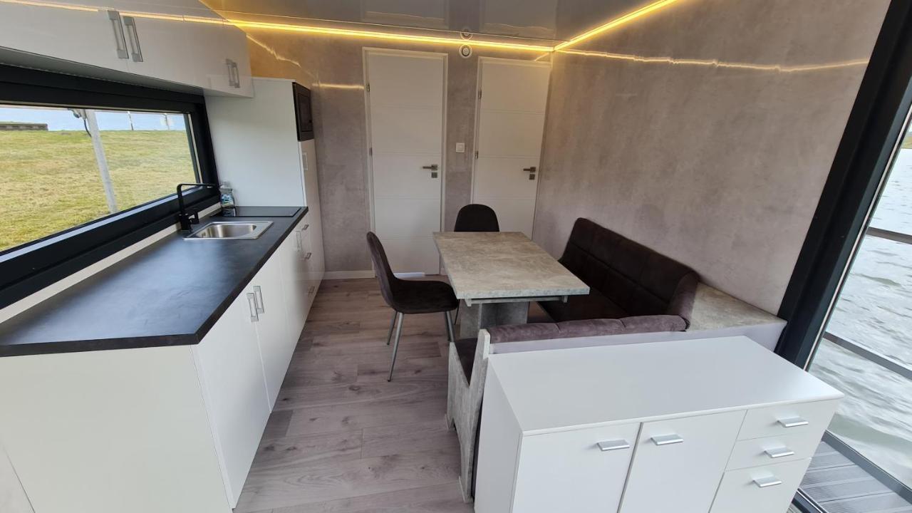 Hausboote Unteres Odertal Hausboot Kranich Hotel Schwedt Ngoại thất bức ảnh